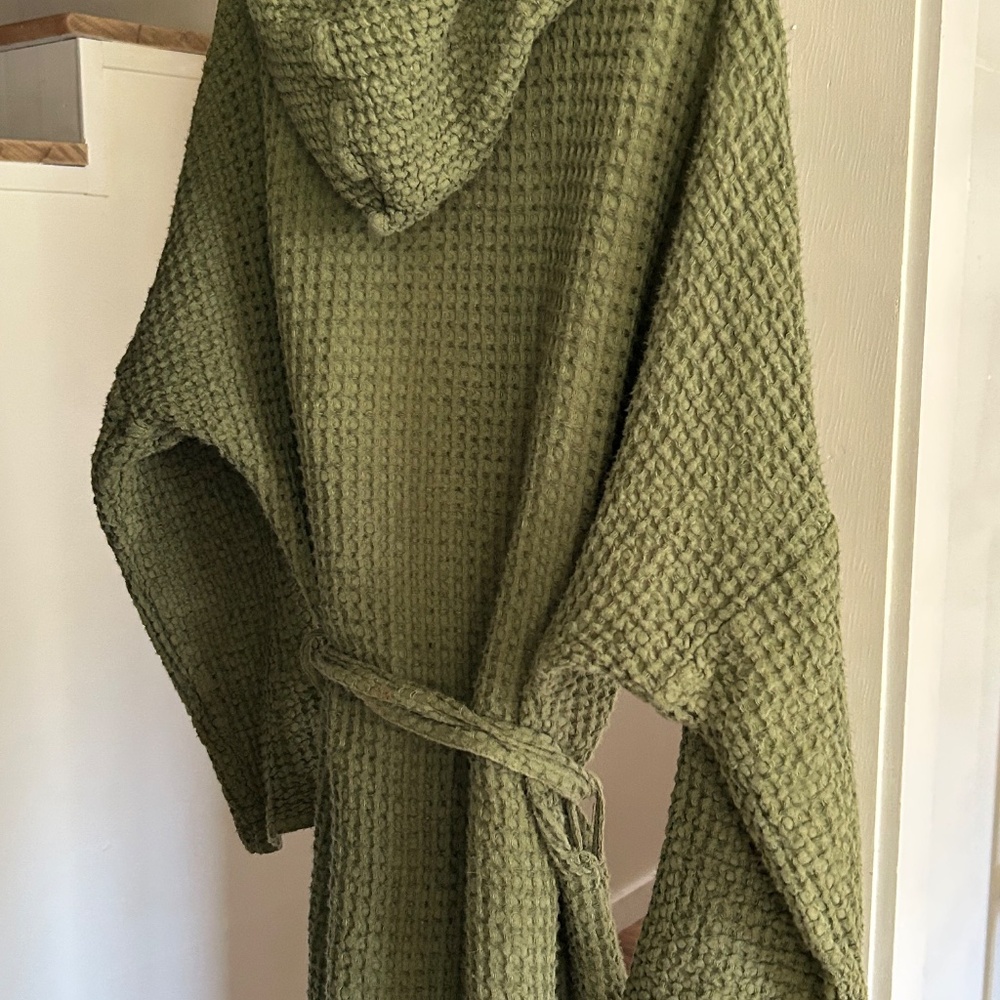 Magic Linen L/XL Green Waffle hooded Robe - Picture 10 of 11